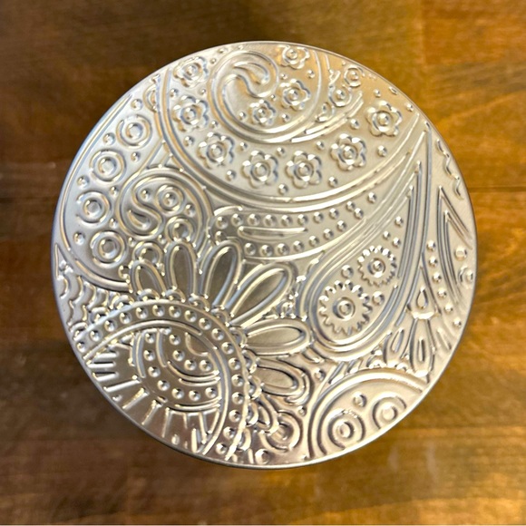 Susan Jacobs NEW Home Fragrance Candle Ocean Breeze - Picture 3 of 4